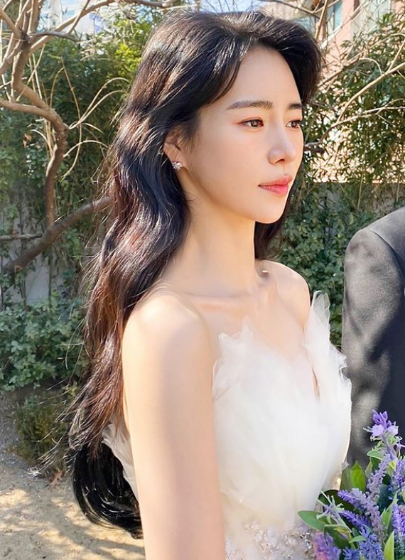 “韩国汤唯”火遍全网!出道演19禁电影狂拿奖,新戏变蛇蝎美女
