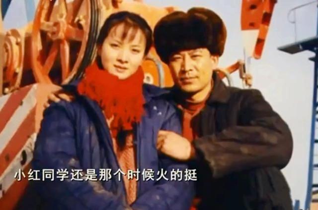 被聋哑人父母养大,21岁出道便搭档张国荣,因演丫鬟一炮而红