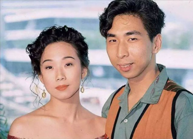 “蜜桃女神”李丽珍:一脱成名的纯欲风鼻祖,饱受舆论却不曾低头