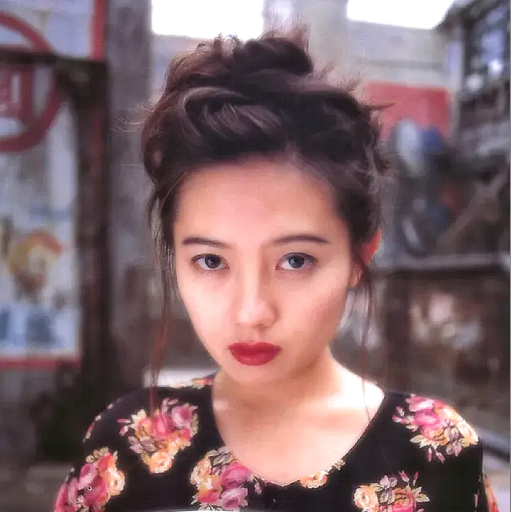 “蜜桃女神”李丽珍:一脱成名的纯欲风鼻祖,饱受舆论却不曾低头