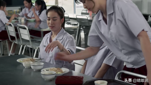 《禁忌女孩》:有些人真的只是看着可怜而已