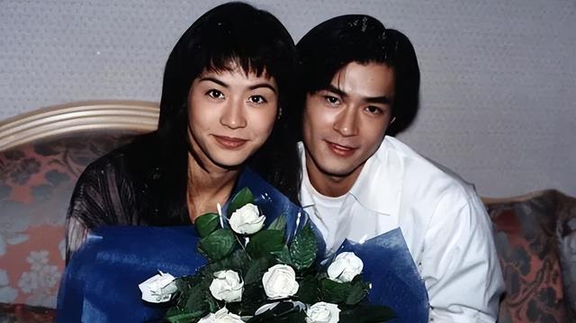15位一眼万年的短发美女,年轻时个个美到窒息,今有人网上求工作