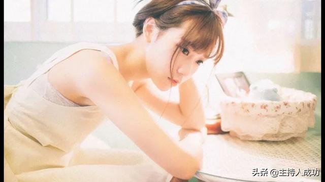 女人非常想念男人时,不怎么联系,而会“这样”做