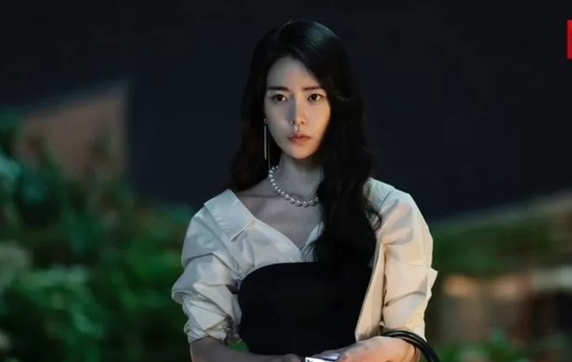 “韩国汤唯”火遍全网!出道演19禁电影狂拿奖,新戏变蛇蝎美女