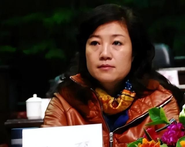 盘点七大美女“女色虎”,包养男宠,以色谋权,不堪入目