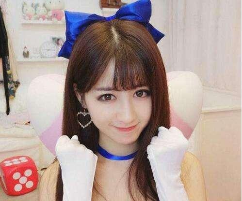 女朋友为何那么爱买买买?谁来拯救深陷消费主义陷阱的少女?