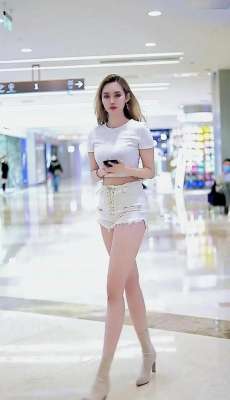美女世界(美颜效果中的美女世界)