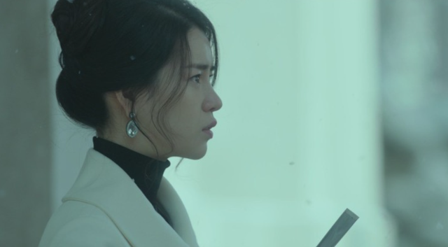 “韩国汤唯”火遍全网!出道演19禁电影狂拿奖,新戏变蛇蝎美女