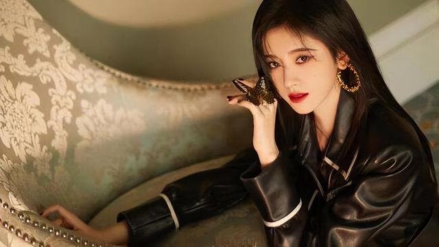“素颜无人识”的8位女星，荧幕前绝美女神，卸妆后：大姐你哪位