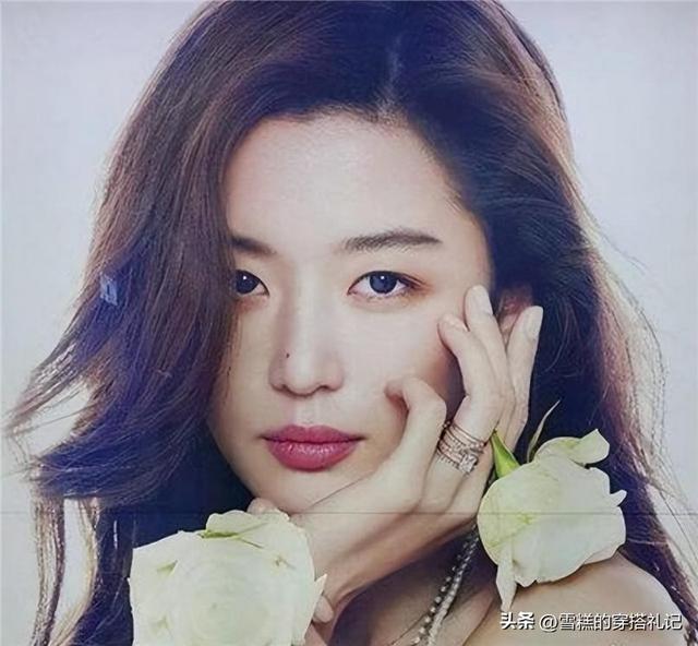 脸上这3处有“痣”的女人,千万别去点掉!看着气质高级还特减龄