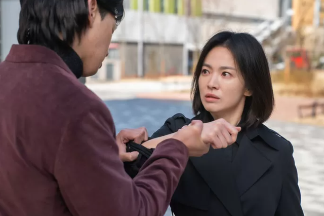“韩国汤唯”火遍全网!出道演19禁电影狂拿奖,新戏变蛇蝎美女