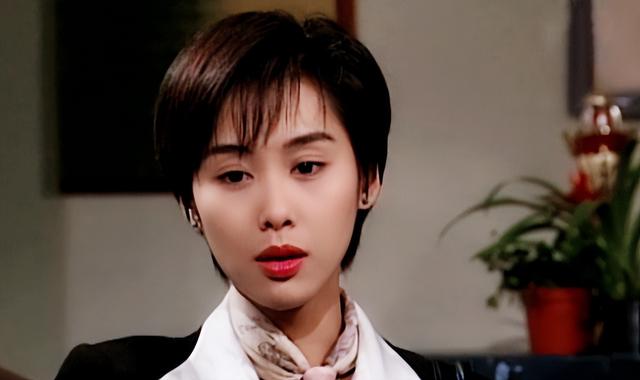 15位一眼万年的短发美女,年轻时个个美到窒息,今有人网上求工作