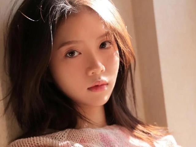 如何跟女生聊天找话题,三个通用套路,让你不再束手无策