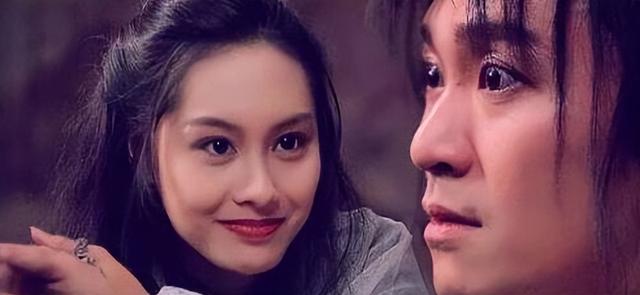 15位一眼万年的短发美女,年轻时个个美到窒息,今有人网上求工作