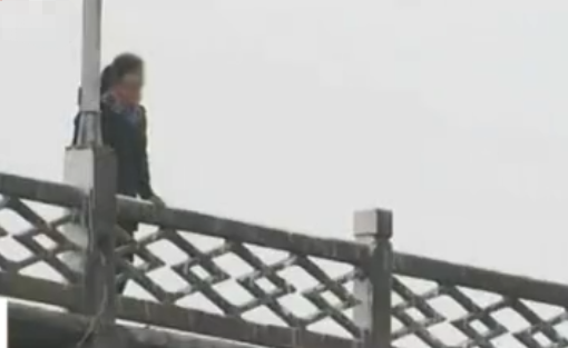 2013年,少女替男友坐牢,出狱后男友却另结新欢,女孩:忍不了