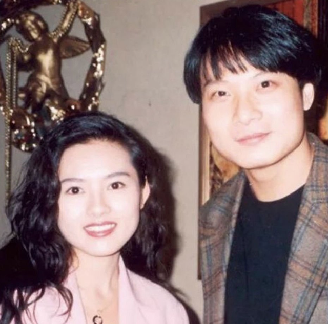 “蜜桃女神”李丽珍:一脱成名的纯欲风鼻祖,饱受舆论却不曾低头