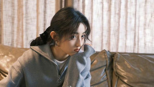 《回来的女儿》被骂!张子枫洗澡镜头上热搜,本人回应不想被消费