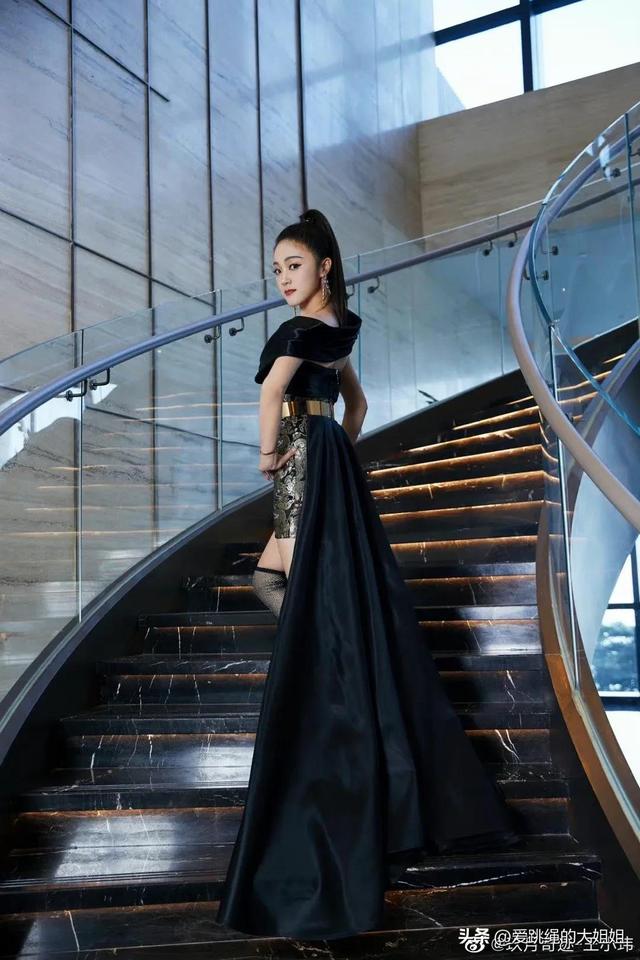 气质美女王小玮,琴键上的舞蹈家