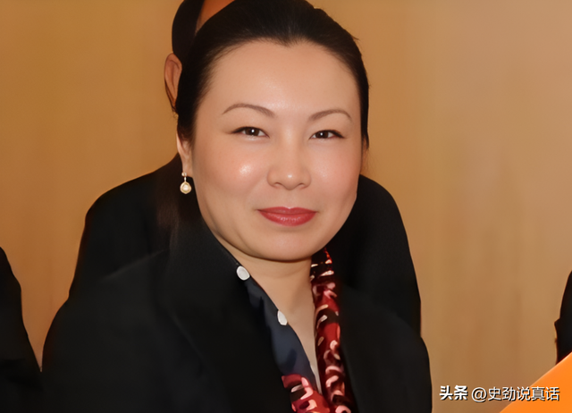 退伍美女博士落马!同时与三位领导保持不正当关系,受审时还在笑