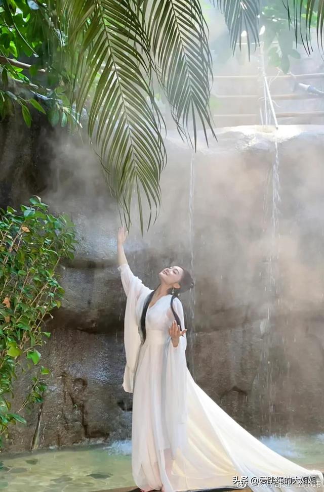 气质美女王小玮,琴键上的舞蹈家