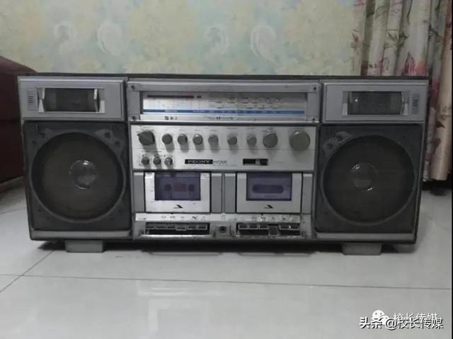 沧海:路灯下的小姑娘