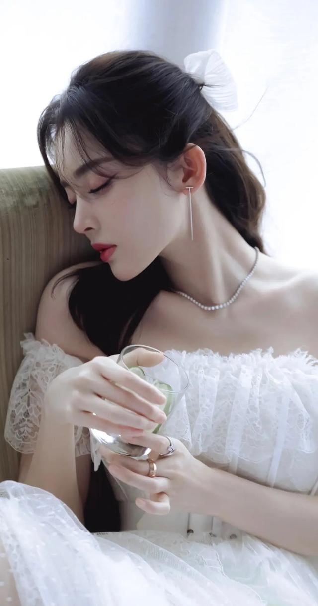 跑男美女古力娜扎,从脸蛋到脚都是美,没有任何的瑕疵