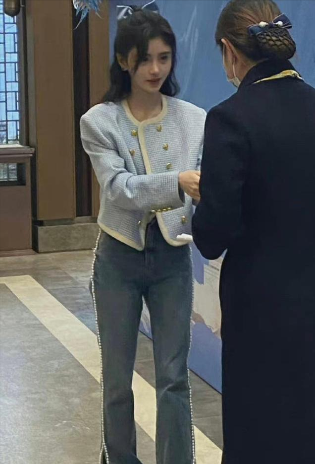 有种无奈叫“扁屁股”,这八位绝美女星,都败在扁屁股上面