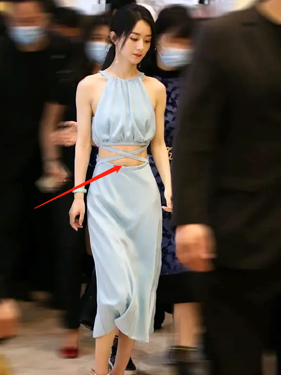 有种无奈叫“扁屁股”,这八位绝美女星,都败在扁屁股上面