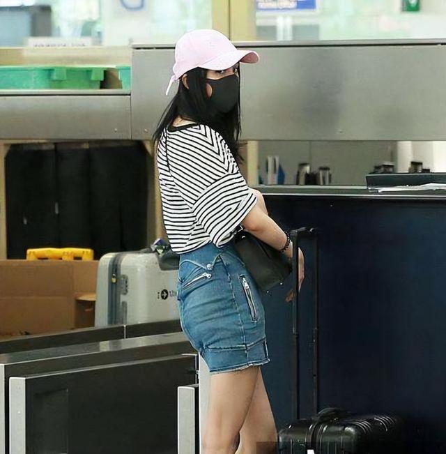 有种无奈叫“扁屁股”,这八位绝美女星,都败在扁屁股上面