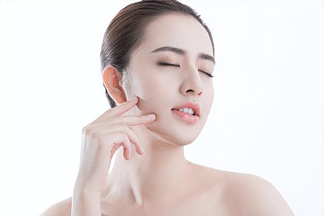 恐怖的家教经历,美女家长一眼看出我女扮男装,我却猜不出她的