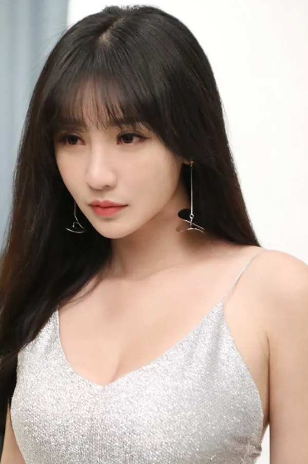 “情史干净”的8位性感女星,不滥情,不炒作,每一个都堪称清流