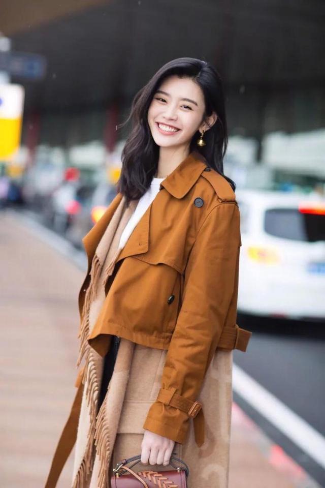 有种无奈叫“扁屁股”,这八位绝美女星,都败在扁屁股上面