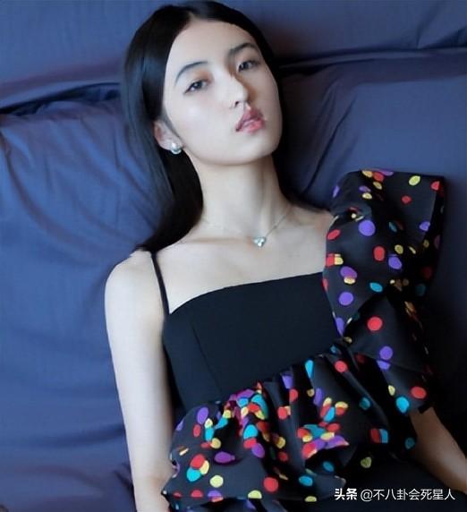 看脸90斤,看腿150斤,这7位女星小脸配粗腿,身材太不协调