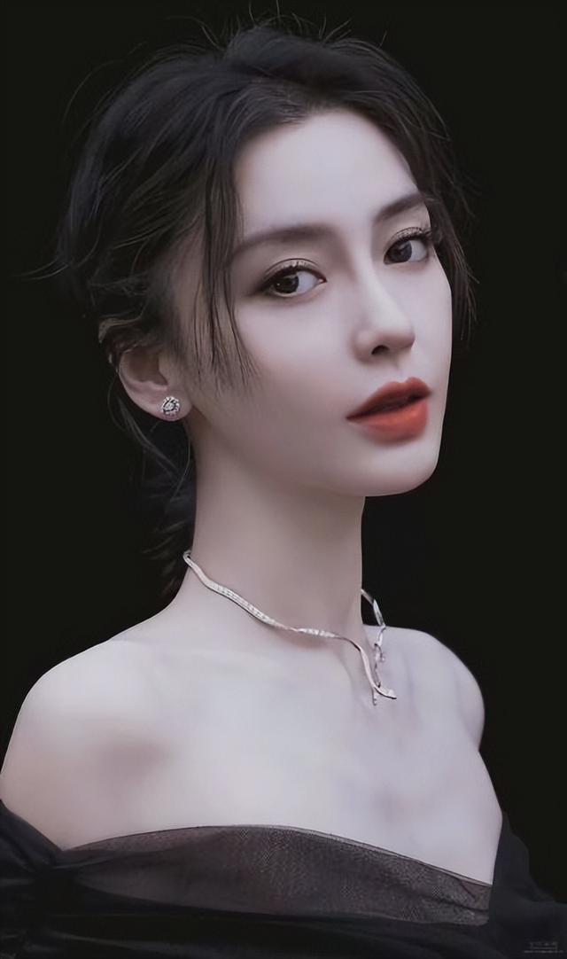 有种无奈叫“扁屁股”,这八位绝美女星,都败在扁屁股上面