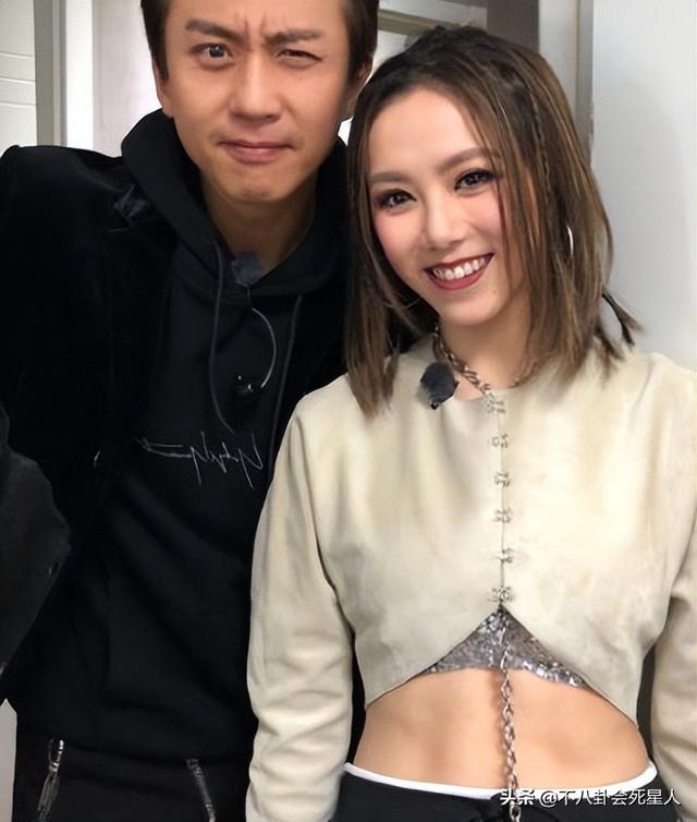 看脸90斤,看腿150斤,这7位女星小脸配粗腿,身材太不协调