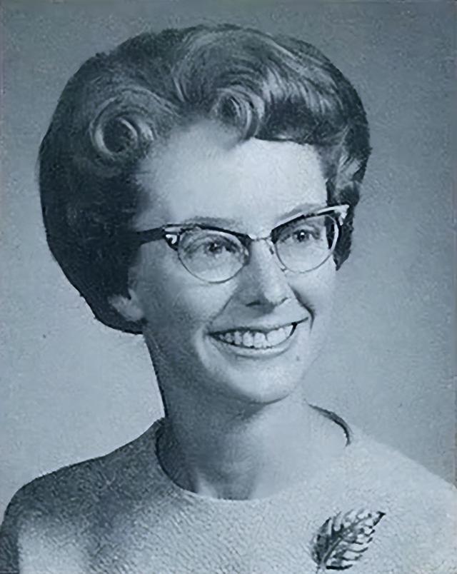 1980年,华裔学霸将美女老师囚禁衣柜,每晚放出来侵犯数小时