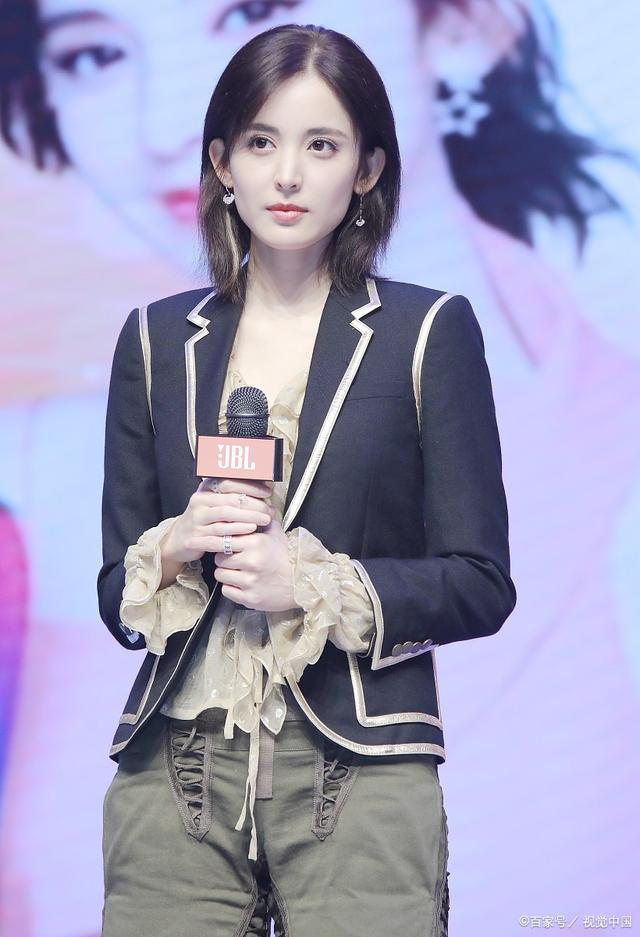跑男美女古力娜扎,从脸蛋到脚都是美,没有任何的瑕疵