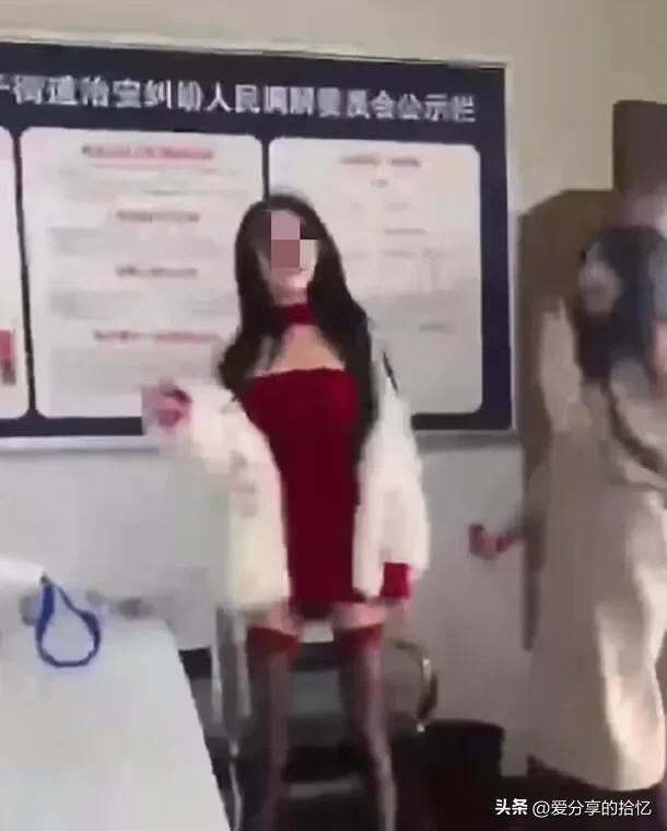 成都一女子在调解室大跳性感热舞:别把不要脸当自由!