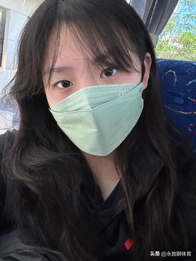 00后美女游泳员三破亚洲记录,身高180,颜值清纯,大长腿瞩目