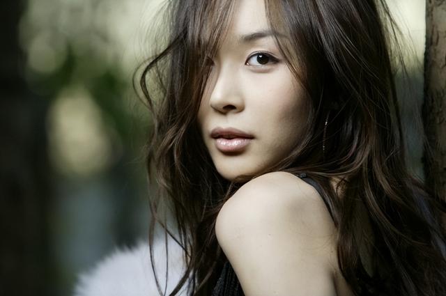 “人造美女”河莉秀:从男人到娇滴滴的小女人,她经历了什么?