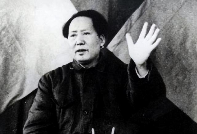 1953年贵州抓获一美女土匪,被捕后无人敢处决,毛主席当场释放