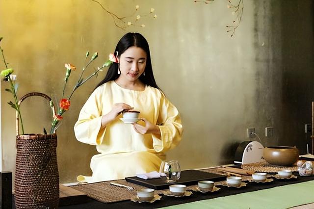 建议女人:若不差钱,这4种茶要多喝,好喝养颜,别忽略