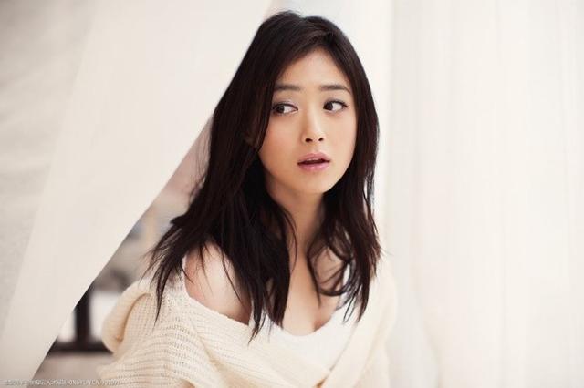 看腻了锥子脸、水蛇腰?7位新疆美人,告诉你什么叫异域风情