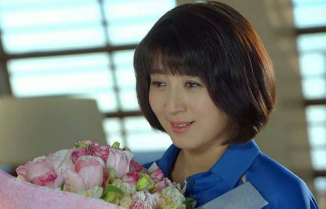 《女人当官2》开播,闫学晶霸屏,能否碾压农村题材女主王茜华?