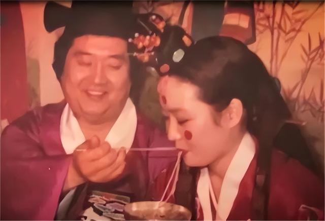 韩国财阀夫人李美兰:住地下室,被丈夫和儿女殴打,56岁跳江自尽