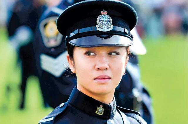 19年华裔美女警官被上司骚扰,胁迫发生关系,曝光后精神崩溃自杀
