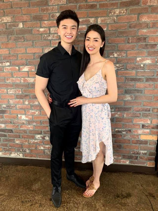 神仙颜值!越南帅哥分享与美女合照,粉丝以为是女友不料竟是亲妈
