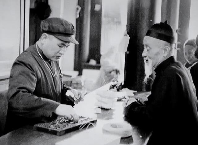 1953年贵州抓获一美女土匪,被捕后无人敢处决,毛主席当场释放