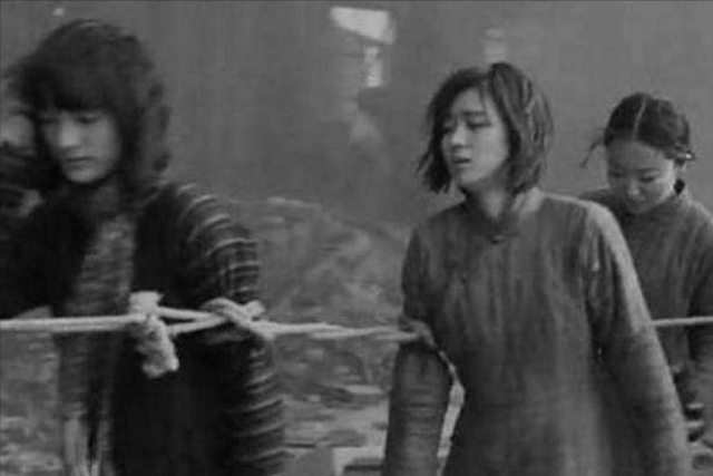 抗日战争中国女子,日军强行注射“606药剂”,日军简直惨无人道