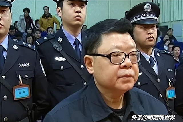 “扫黑局长”文强覆灭记:强奸女学生,玩弄女星,霸占警花十余年